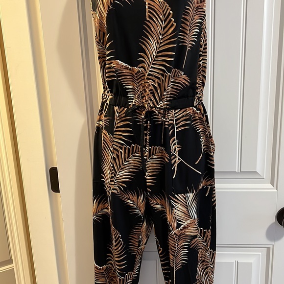 2/$20 Tropical leaf print romper Nicole miller - Picture 5 of 10